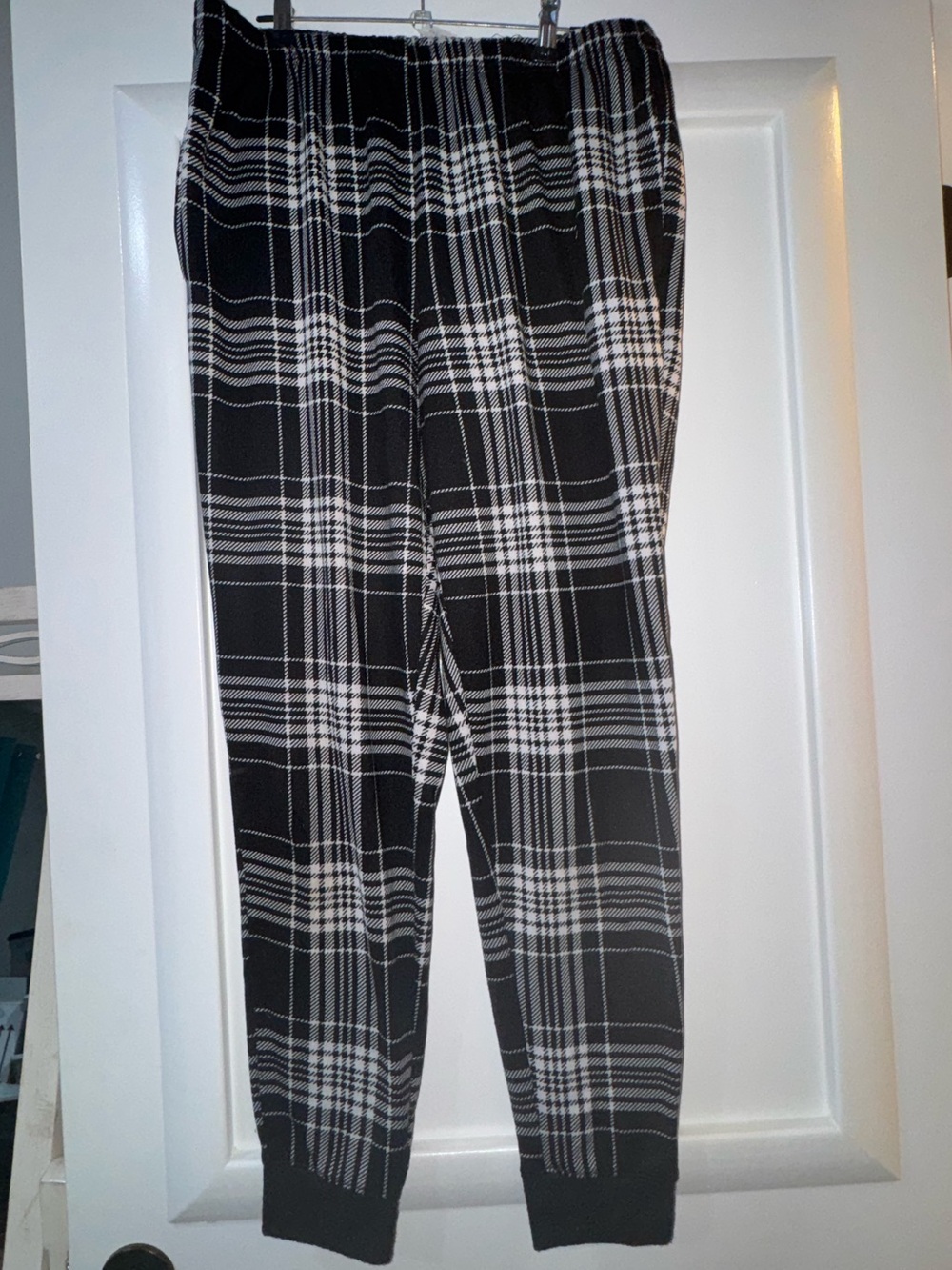 Black & White Plaid Women's Jogger Pants